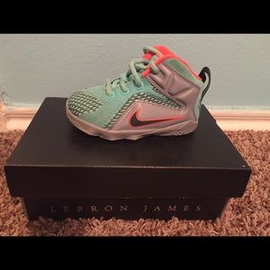 Lebron kids shoes